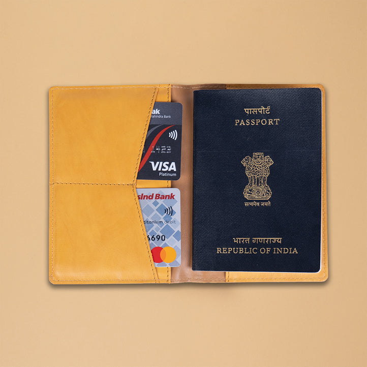 Passport Wallet Beige